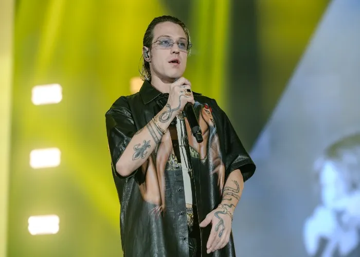 Concerti Irama 2026 - Irama durante un concerto a Napoli