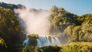 Le 5 cascate più spettacolari d'Italia