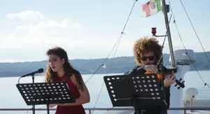 Opera Boat a Bolsena: l'incredibile concerto omaggio a Mozart su un battello (ed è gratis)