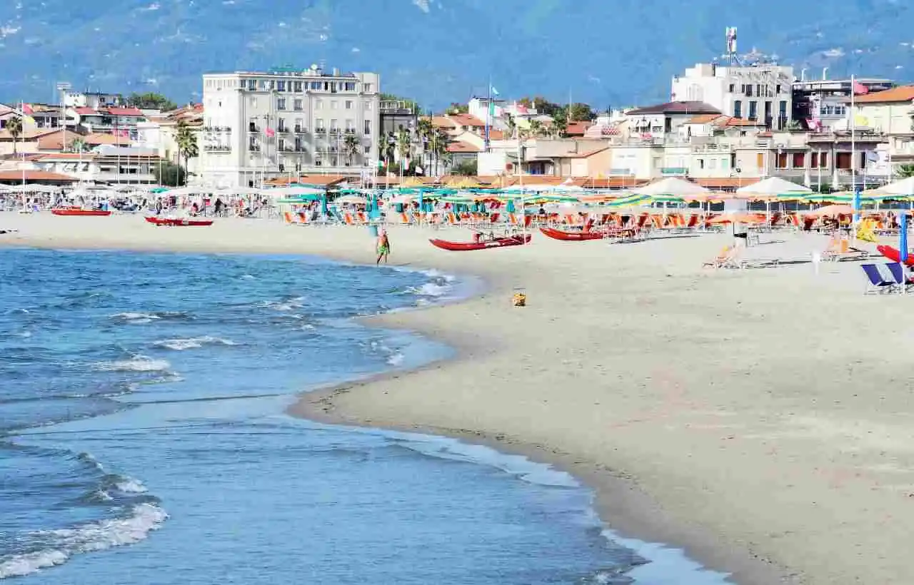 La spiaggia di Viareggio