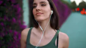 Sono tornate di moda le cuffie col filo, e non solo
