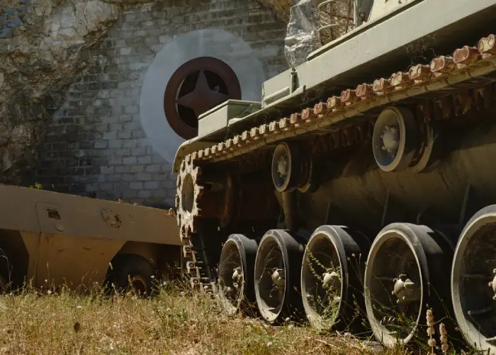Bombing Day 2026 - Un carro armato fuori dal bunker Soratte