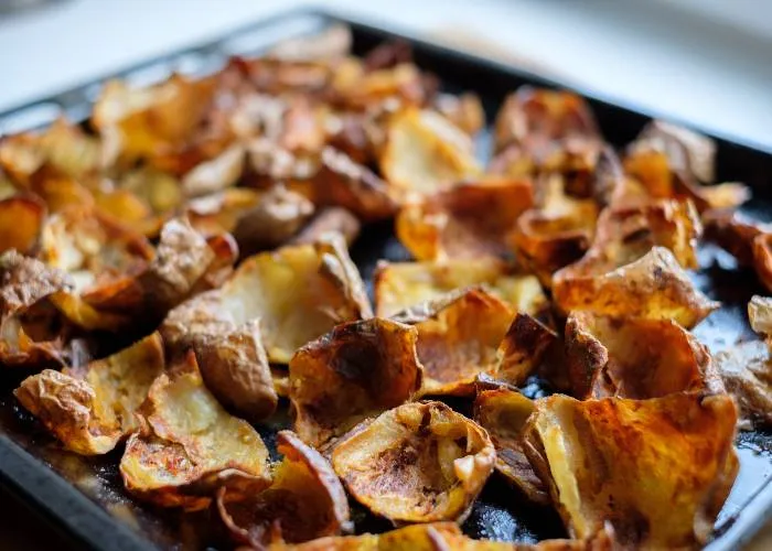 Chips di bucce di patata al forno
