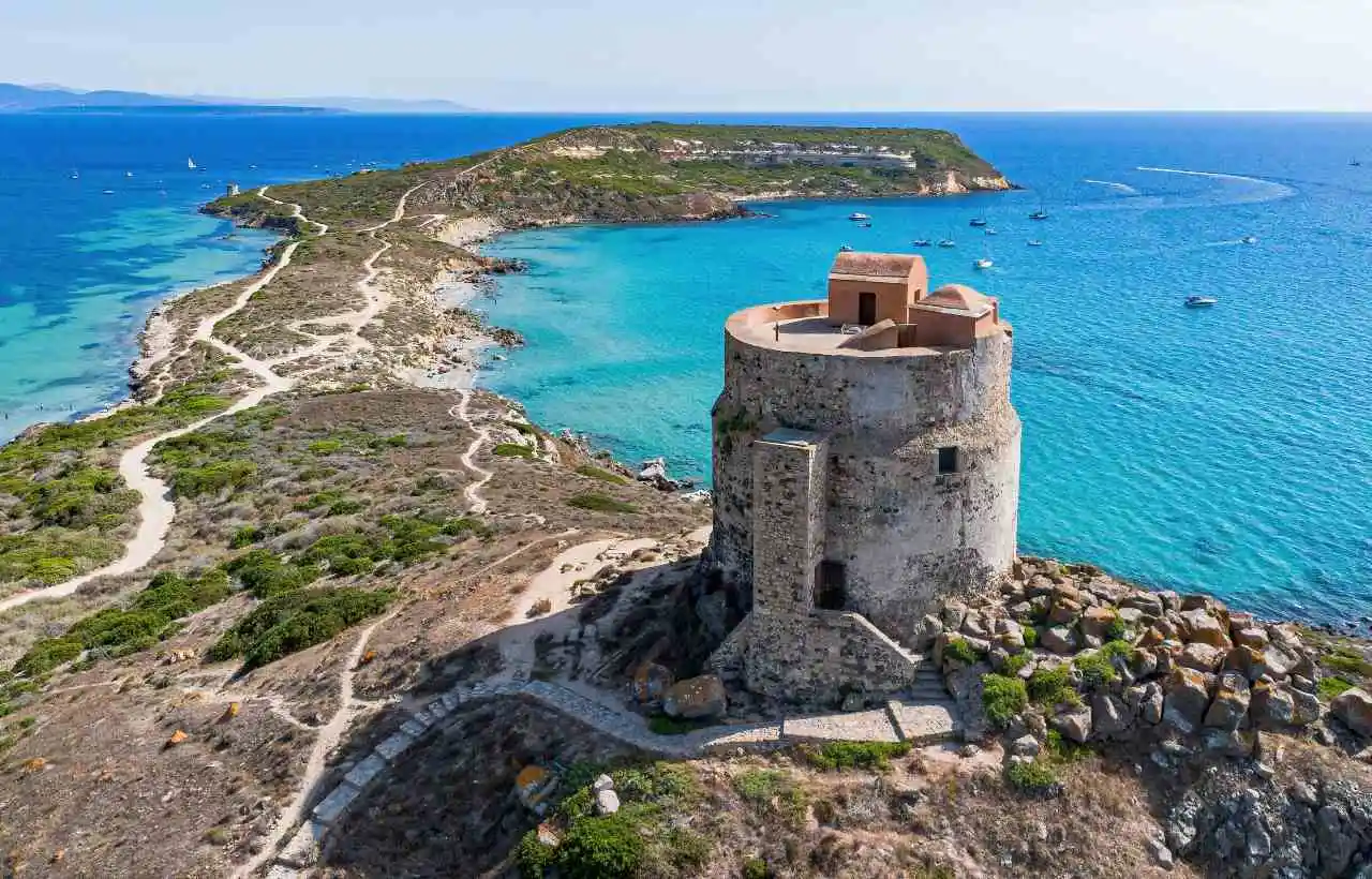 Torre di San Giovanni sulla penisola del Sinis vicino a Tharros in Sardegna
