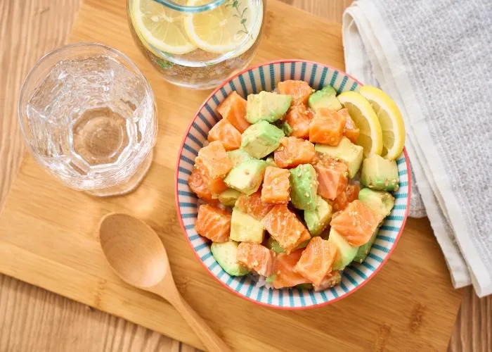 Poke salmone e avocado