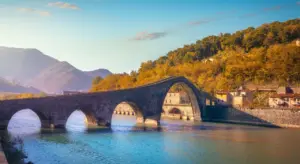 Il Ponte del Diavolo in Toscana: storia, leggenda e come visitarlo