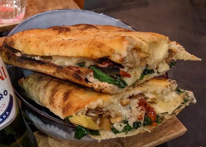 Panuozzo con formaggio e verdure