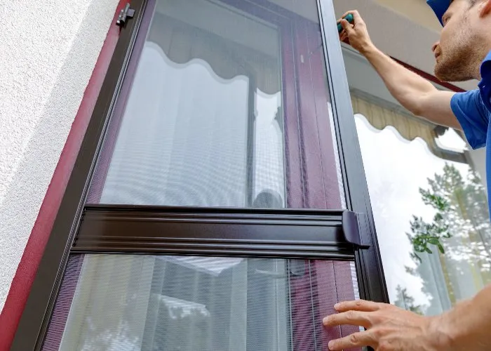 Come eliminare le zanzare dal balcone - Zanzariera in balcone