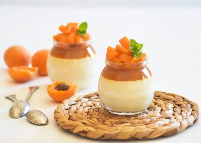 Panna cotta di albicocche