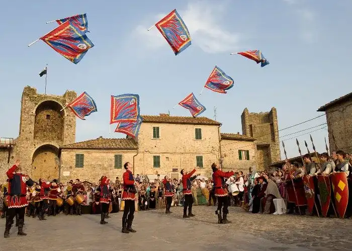 feste medievali in Italia - Monteriggioni di Torri si Corona