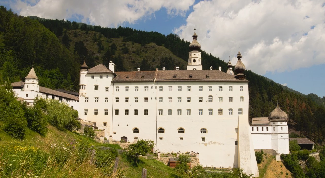 Abbazia di Monte Maria in Val Venosta