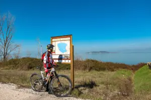 Green Road Award 2026, l'Umbria vince l’Oscar del Cicloturismo con la Ciclovia del Trasimeno