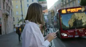 Lazio in Tour 2026: bus e treni gratis per i giovani. Requisiti e come attivarlo