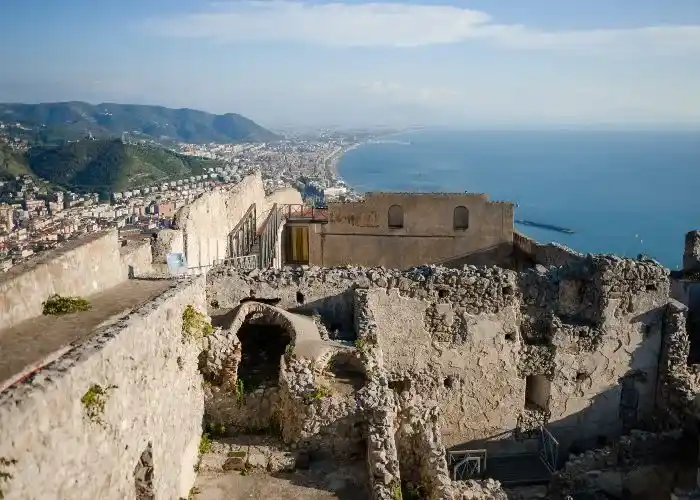 Salerno vita dal Castello Arechi