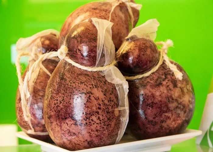 Caciocavallo podolico uno dei presidi Slow Food della Basilicata