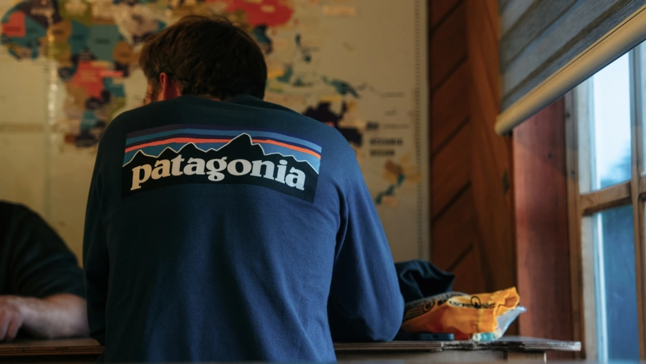 Ragazzo con maglia Patagonia
