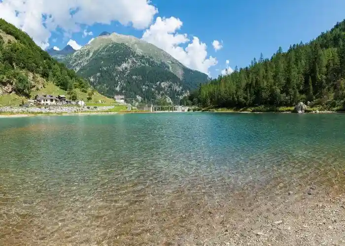 Lago delle Fate a Macugnaga splendido lago alpino