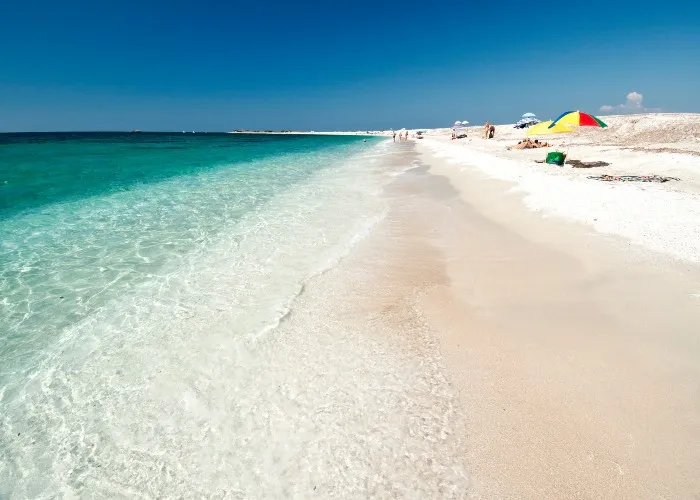 Spiaggia di Mari Ermi in Sardegna