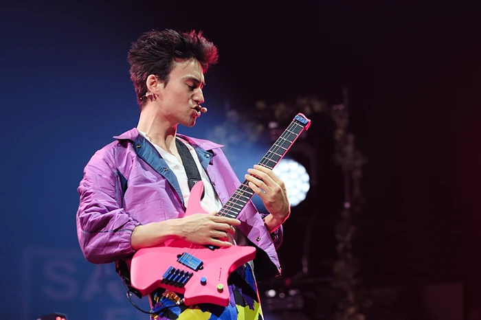 Jacob Collier in concerto