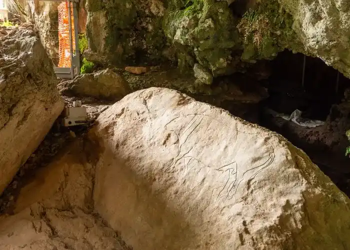 Grotta del Romito una caverna preistorica nel Parco Nazionale del Pollino