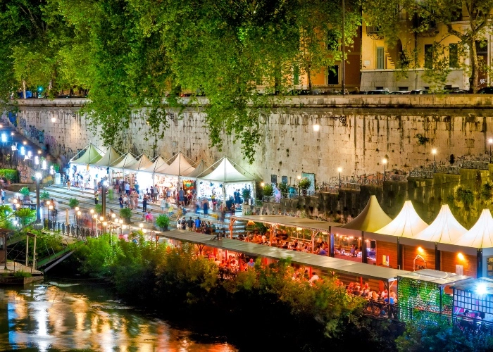 Cose da fare a Roma gratis d'estate - Bancarelle lungo il Tevere