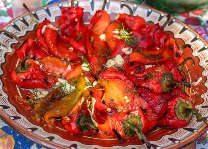 Insalata di peperoni grigliati in padella