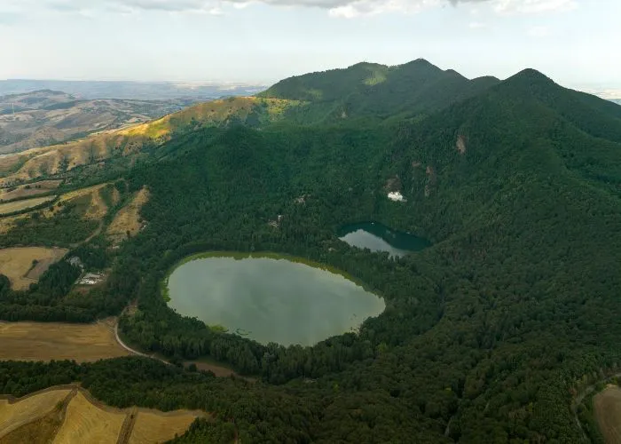 Una veduta dei Laghi di Monticchio