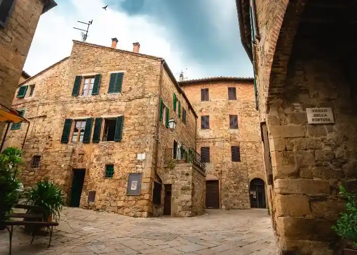Il borgo di Monticchiello in pronvincia di Siena