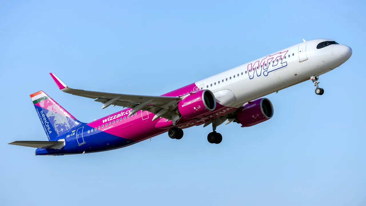 Aereo Wizz Air in decollo, tra le nuove rotte aeree dell'autunno 2026