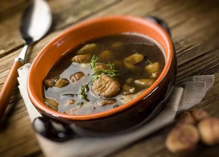Zuppa di castagne e porcini