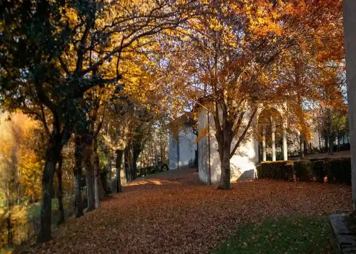Il Sacro Monte di Orta in autunno