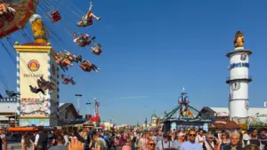 Ultima settimana dell'Oktoberfest 2026: quando andare per trovare posto e come arrivarci dall'Italia