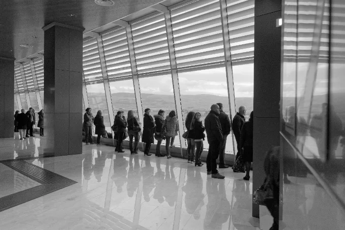 Interno dell'aeroporto di Comiso, fra gli scali delle nuove rotte aeree dell'inverno