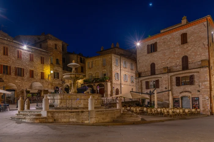 Piazza del Comune ad Assisi, punto di partenza del corteo del 4 ottobre 2026