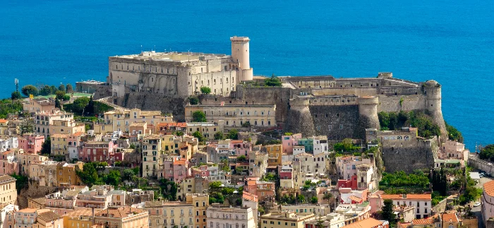 Castello di Gaeta affacciato sul golfo