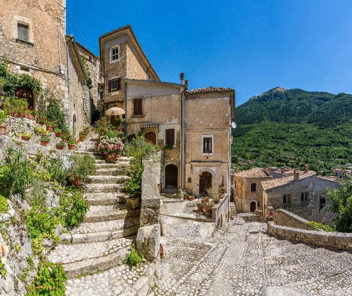 Il borgo di San Donato Val di Comino in provincia di Frosinone