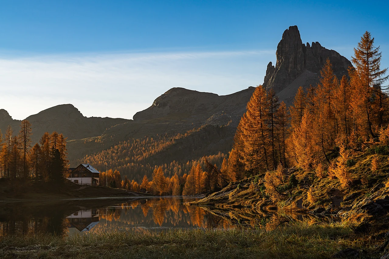 rifugio sulle Alpi - Lago Federa sulle Dolomiti
