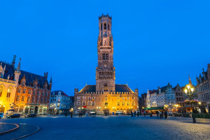 Il Belfort sulla Markt di Bruges, la torre civica del Duecento