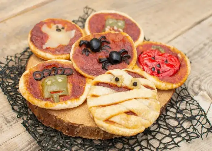 Mini pizze mostro per Halloween