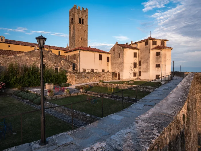 Il borgo di Montona (Motovun), sulla collina nel cuore dell'Istria