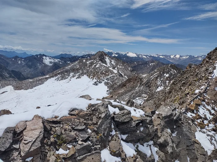 Vette e neve viste dalla zona del Top of Tyrol, sul ghiacciaio dello Stubai