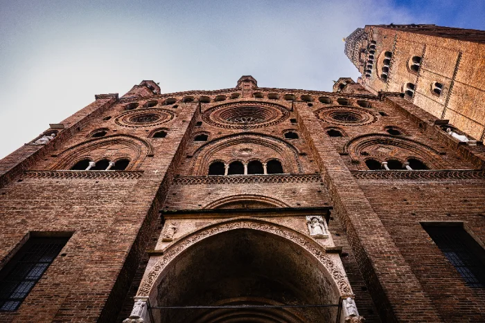 Festa del Torrone a Cremona: il Duomo e il Torrazzo in piazza del Comune