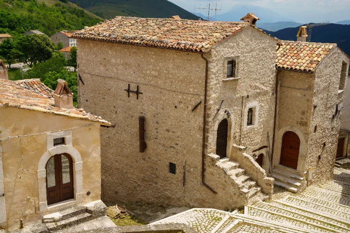 Santo Stefano di Sessanio, borgo abruzzese sul Gran Sasso