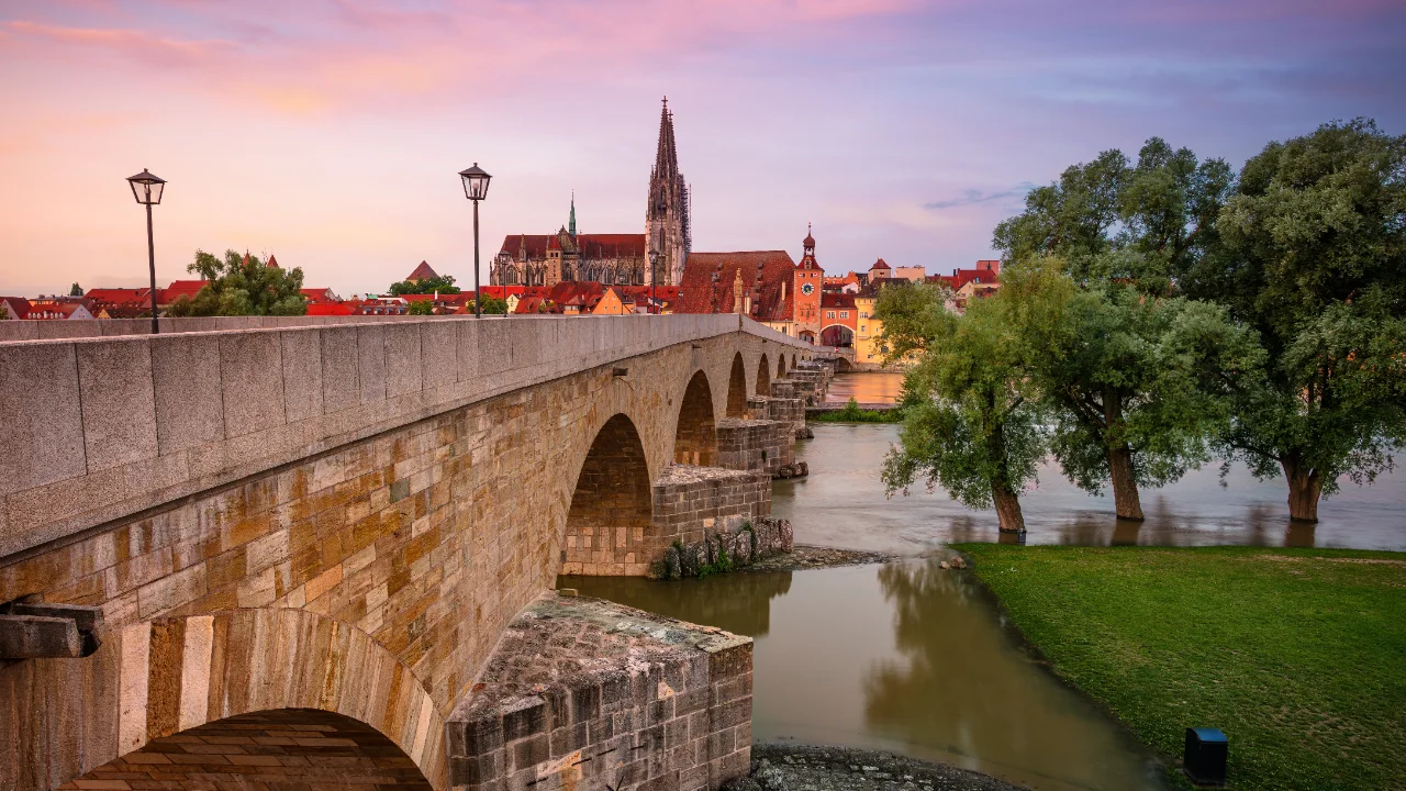 Cosa vedere a Ratisbona: il Ponte di Pietra sul Danubio e il Duomo di San Pietro